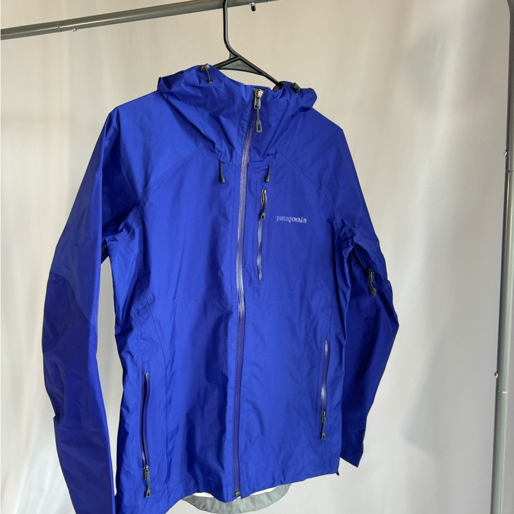 SOLD: Patagonia Men's Blue Jacket